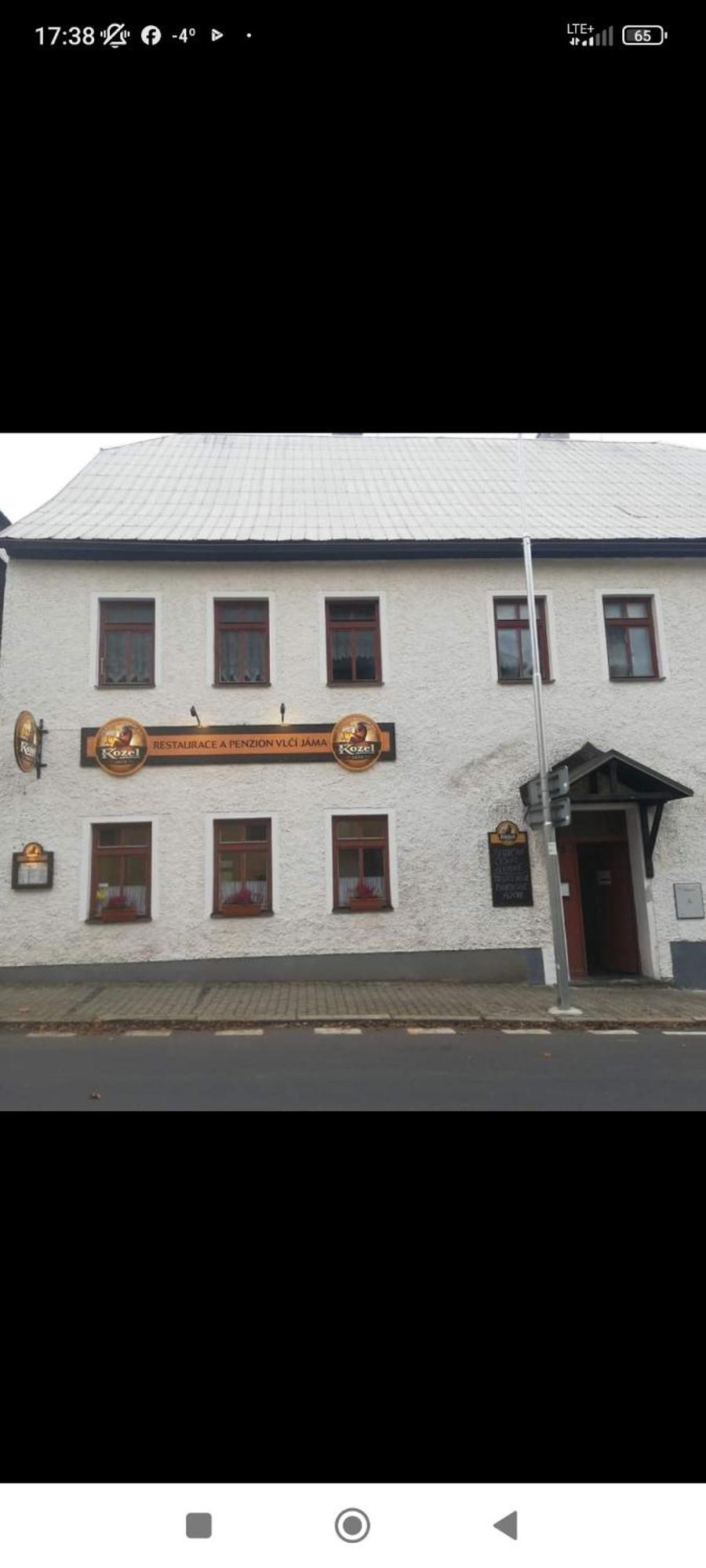 Restaurace A Penzion Vlci Jama Horní Blatná Exterior foto